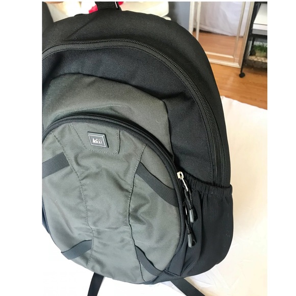 rei black backpack